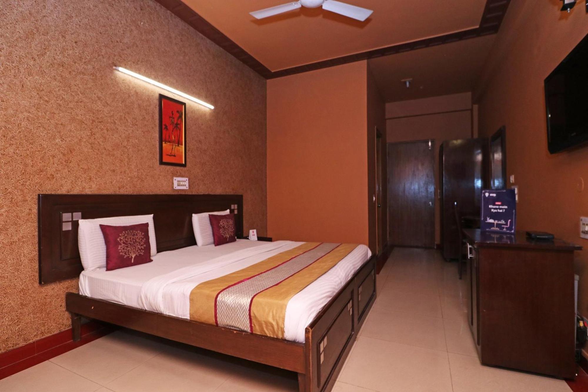 Townhouse Satguru Enclave Road Gurgaon Hotel Jamb Luaran gambar