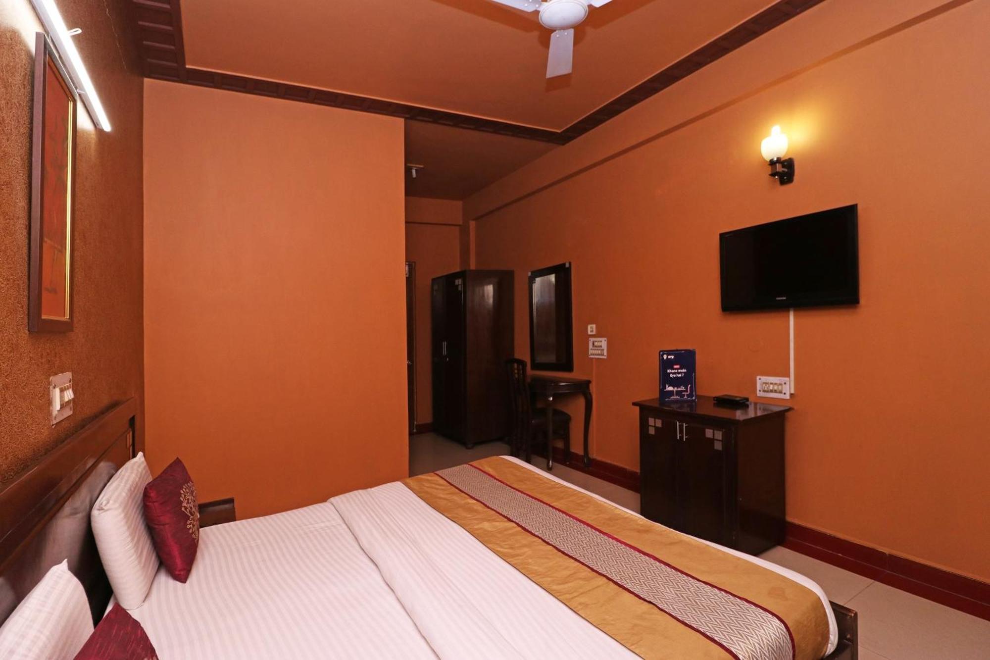 Townhouse Satguru Enclave Road Gurgaon Hotel Jamb Luaran gambar