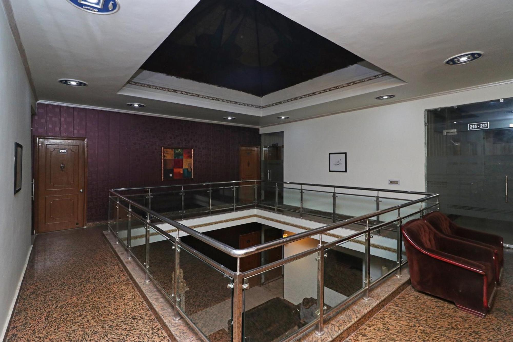 Townhouse Satguru Enclave Road Gurgaon Hotel Jamb Luaran gambar